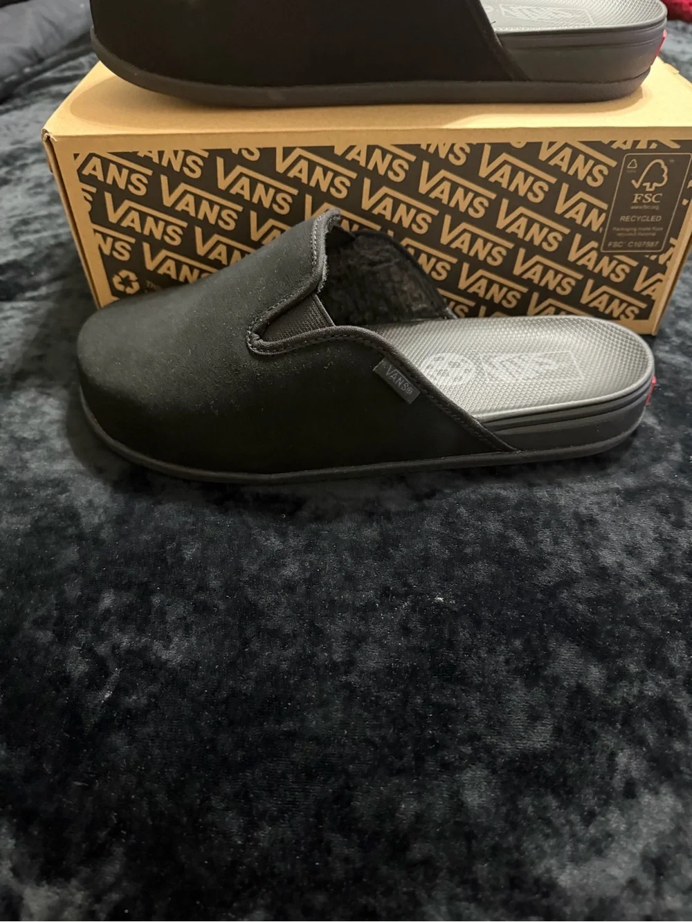 Vans Men’s Black Slip-On Fleece-Lined Harbor Mule VR3
